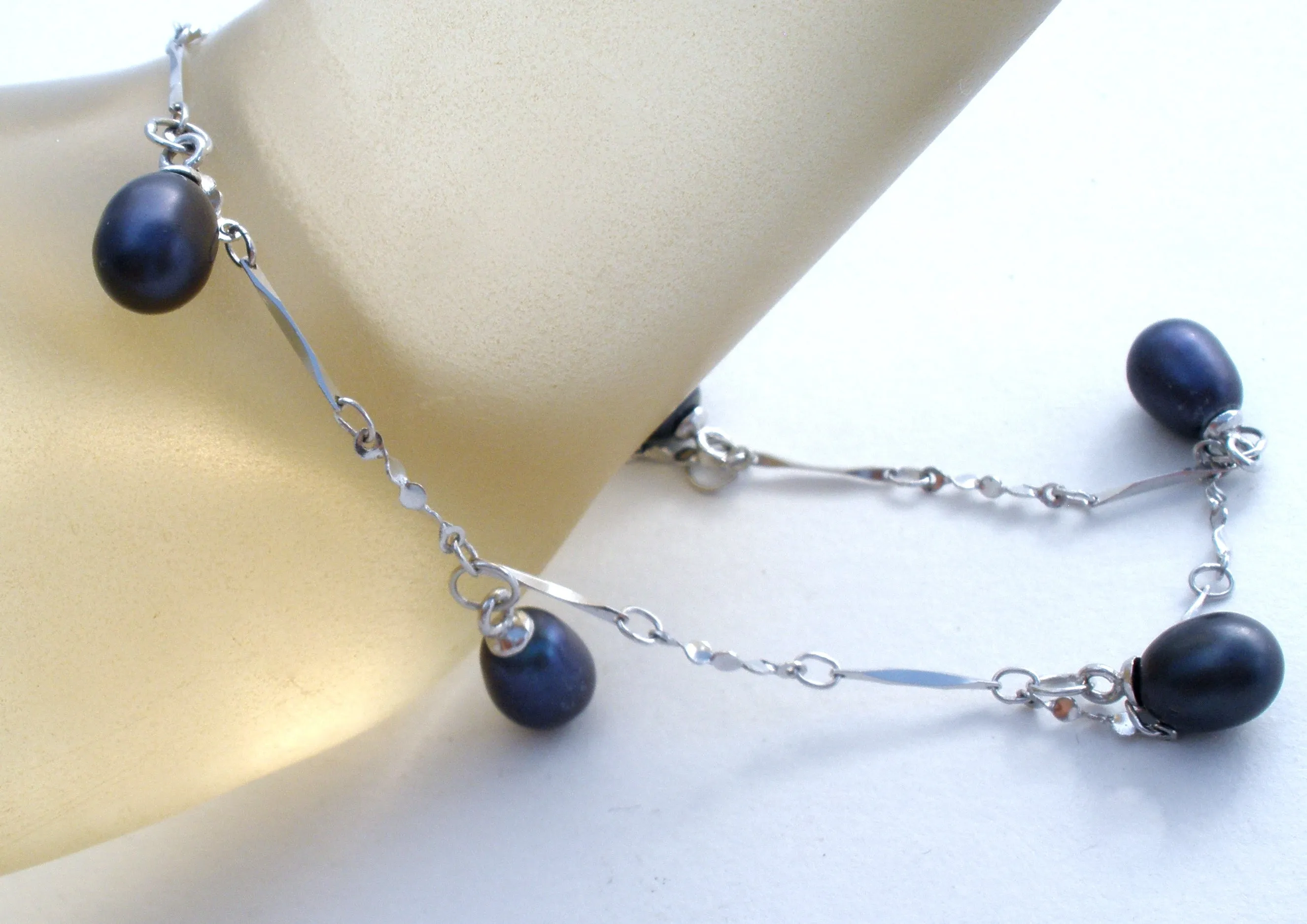 Sterling Silver Blue Pearl Bracelet 9"